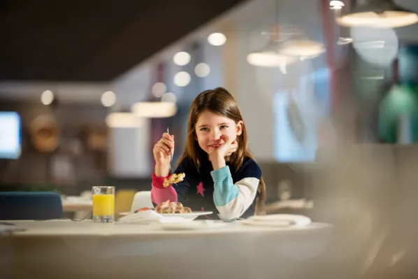 hotels with children s facilities montreal Holiday Inn & Suites Montreal Centre-Ville Ouest